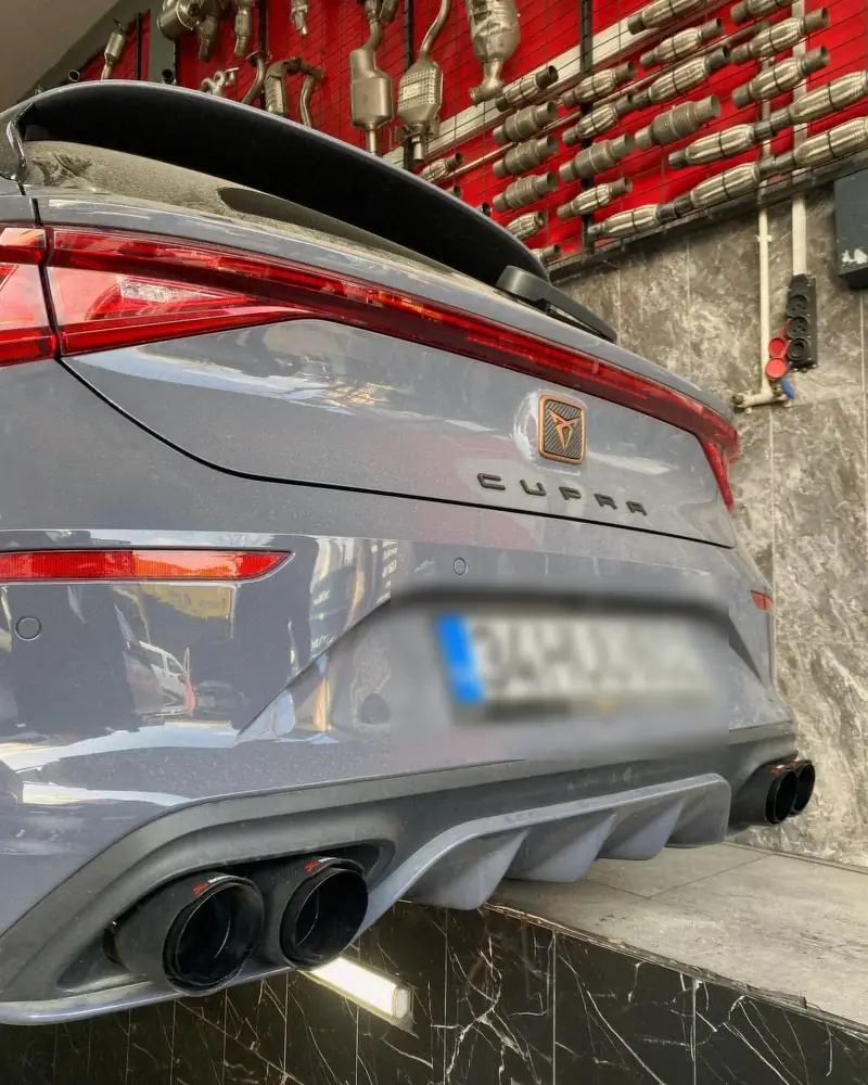 Cupra dörtlü egzoz çıkışı